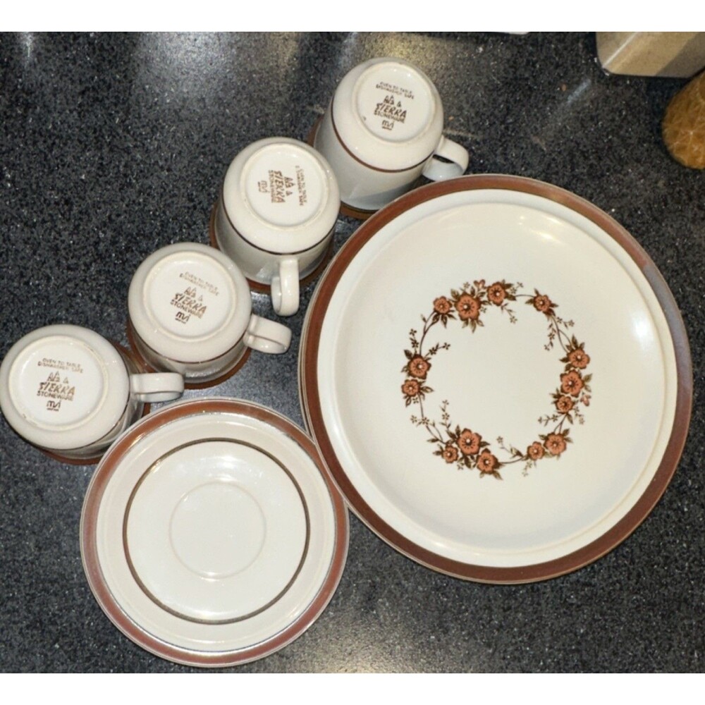 Dinner Set Floral Pattern Plates Cups Saucers AA Sierra Stoneware Garland